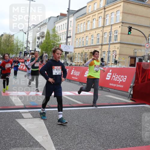 25.04.2026 - Das Zehntel Strokosch-Dieckow http://msf.ph/oto/9621680 25.04.2026 08:52:31 Ziel 1140, 1222, 1225, 1239, 1308, 1514, 1628, 1633, 1847, 2036, 2241, 2453, 2605, 2618, 2643, 2648, 2684, 2909, 2925, 3345, 3397, 4045 meine-sportfotos.de