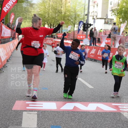25.04.2026 - Das Zehntel Strokosch-Dieckow http://msf.ph/oto/9621777 25.04.2026 09:14:16 Ziel 2082, 3269, 3440 meine-sportfotos.de