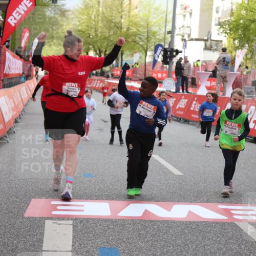 25.04.2026 - Das Zehntel Strokosch-Dieckow http://msf.ph/oto/9621787 25.04.2026 09:14:16 Ziel 2082, 3269, 3440 meine-sportfotos.de