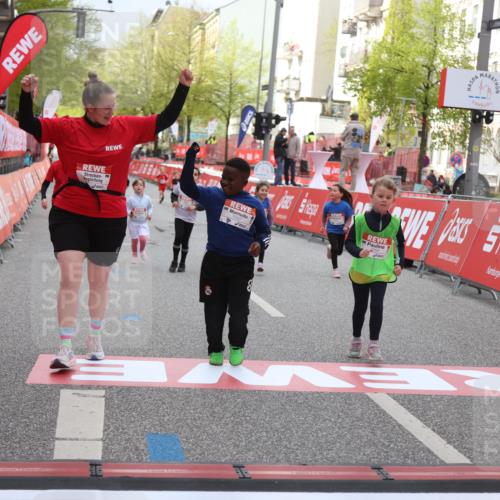 25.04.2026 - Das Zehntel Strokosch-Dieckow http://msf.ph/oto/9621824 25.04.2026 09:14:17 Ziel 3269, 3440 meine-sportfotos.de