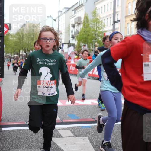 25.04.2026 - Das Zehntel Strokosch-Dieckow http://msf.ph/oto/9621893 25.04.2026 08:52:35 Ziel 1140, 1225, 1326, 1514, 1628, 1631, 1633, 1730, 2021, 2036, 2241, 2453, 2601, 2605, 2643, 2648, 2684, 2810, 2890, 3078, 3110, 3134, 3397 meine-sportfotos.de