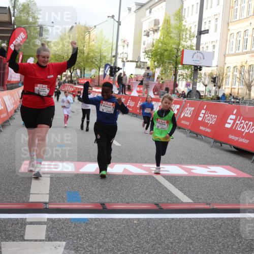 25.04.2026 - Das Zehntel Strokosch-Dieckow http://msf.ph/oto/9621894 25.04.2026 09:14:17 Ziel 3269, 3440 meine-sportfotos.de