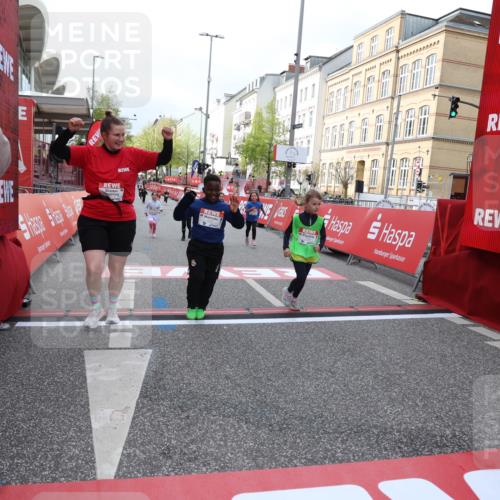 25.04.2026 - Das Zehntel Strokosch-Dieckow http://msf.ph/oto/9621924 25.04.2026 09:14:18 Ziel 2096, 2109, 3269, 3440, 3475 meine-sportfotos.de