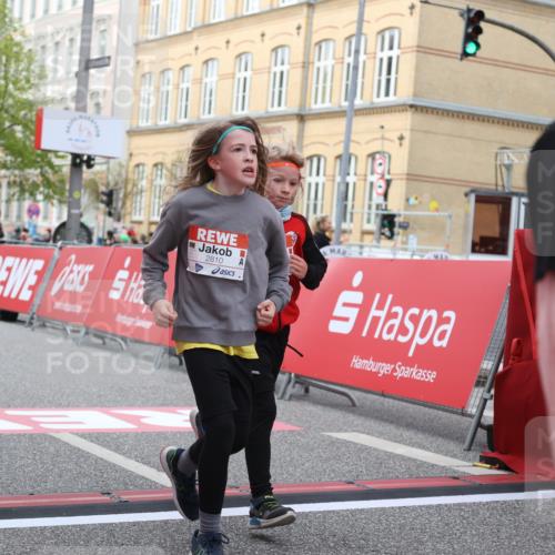 25.04.2026 - Das Zehntel Strokosch-Dieckow http://msf.ph/oto/9622023 25.04.2026 08:52:38 Ziel 1030, 1149, 1225, 1326, 1514, 1631, 1730, 2021, 2036, 2601, 2605, 2623, 2810, 2886, 2890, 3078, 3110, 3134, 3613, 3654 meine-sportfotos.de