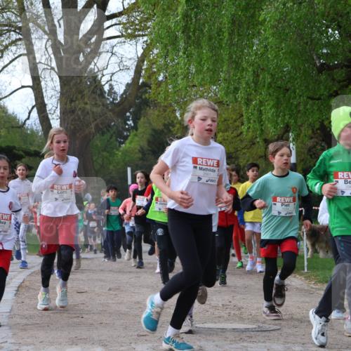 25.04.2026 - Das Zehntel Zöllner http://msf.ph/oto/9622106 25.04.2026 07:40:46 Laufen 2909, 3561, 1634, 3963, 3576 meine-sportfotos.de