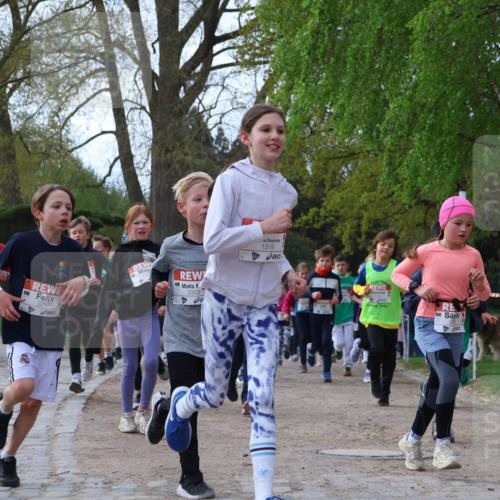 25.04.2026 - Das Zehntel Zöllner http://msf.ph/oto/9622177 25.04.2026 07:40:50 Laufen 2297, 2303, 1319 meine-sportfotos.de