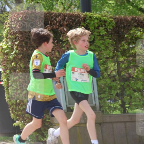 25.04.2026 - Das Zehntel Zöllner http://msf.ph/oto/9622238 25.04.2026 11:39:33 Laufen 10812 meine-sportfotos.de
