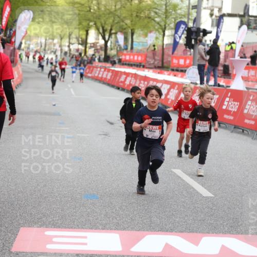 25.04.2026 - Das Zehntel Strokosch-Dieckow http://msf.ph/oto/9622263 25.04.2026 09:14:27 Ziel 1810, 3463, 3869 meine-sportfotos.de