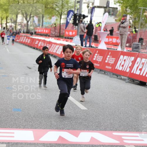 25.04.2026 - Das Zehntel Strokosch-Dieckow http://msf.ph/oto/9622278 25.04.2026 09:14:27 Ziel 1810, 3463, 3869 meine-sportfotos.de