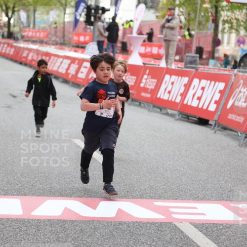 25.04.2026 - Das Zehntel Strokosch-Dieckow http://msf.ph/oto/9622313 25.04.2026 09:14:27 Ziel 1810, 3463, 3869 meine-sportfotos.de