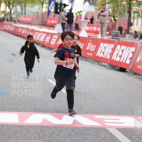 25.04.2026 - Das Zehntel Strokosch-Dieckow http://msf.ph/oto/9622321 25.04.2026 09:14:27 Ziel 1810, 3463, 3869 meine-sportfotos.de