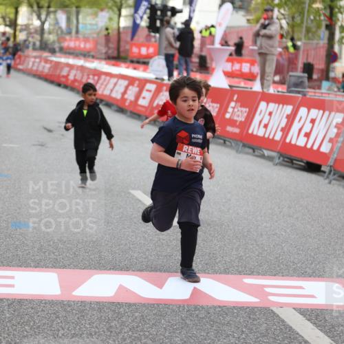 25.04.2026 - Das Zehntel Strokosch-Dieckow http://msf.ph/oto/9622330 25.04.2026 09:14:28 Ziel 1775, 1776, 1810, 3463 meine-sportfotos.de