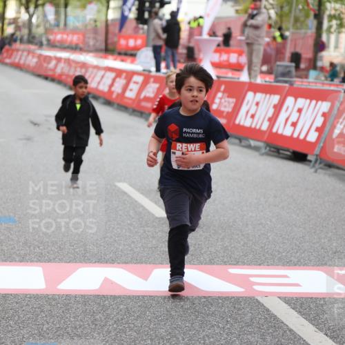 25.04.2026 - Das Zehntel Strokosch-Dieckow http://msf.ph/oto/9622339 25.04.2026 09:14:28 Ziel 1775, 1776, 1810, 3463 meine-sportfotos.de