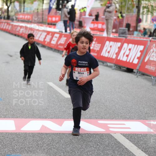25.04.2026 - Das Zehntel Strokosch-Dieckow http://msf.ph/oto/9622347 25.04.2026 09:14:28 Ziel 1775, 1776, 1810, 3463 meine-sportfotos.de