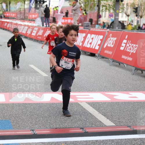 25.04.2026 - Das Zehntel Strokosch-Dieckow http://msf.ph/oto/9622371 25.04.2026 09:14:28 Ziel 1775, 1776, 1810, 3463 meine-sportfotos.de