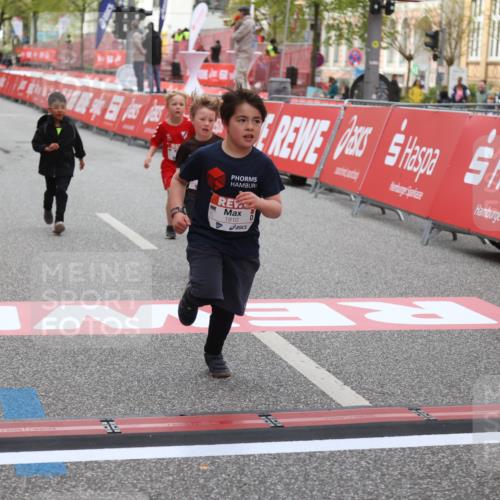 25.04.2026 - Das Zehntel Strokosch-Dieckow http://msf.ph/oto/9622388 25.04.2026 09:14:28 Ziel 1775, 1776, 1810, 3463 meine-sportfotos.de