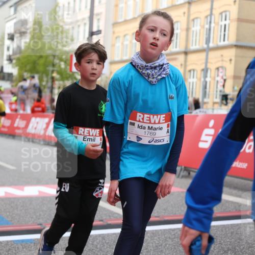 25.04.2026 - Das Zehntel Strokosch-Dieckow http://msf.ph/oto/9622436 25.04.2026 08:52:45 Ziel 1030, 1149, 1710, 1769, 2300, 2451, 2673, 2680, 2746, 2870, 2873, 2886, 2901, 2990, 3249, 3512, 3533, 3613, 3654, 3691, 3707, 3811, 3830, 3969, 4047 meine-sportfotos.de