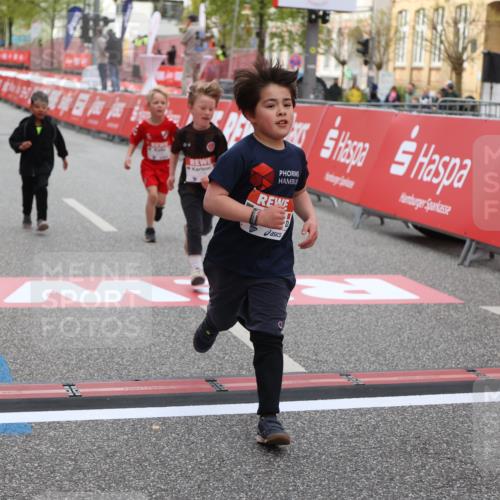 25.04.2026 - Das Zehntel Strokosch-Dieckow http://msf.ph/oto/9622441 25.04.2026 09:14:29 Ziel 1775, 1776, 1780, 1810, 3463 meine-sportfotos.de