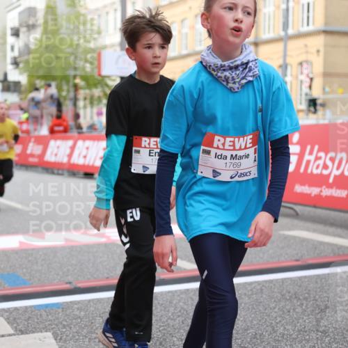 25.04.2026 - Das Zehntel Strokosch-Dieckow http://msf.ph/oto/9622444 25.04.2026 08:52:45 Ziel 1030, 1149, 1710, 1769, 2300, 2451, 2673, 2680, 2746, 2870, 2873, 2886, 2901, 2990, 3249, 3512, 3533, 3613, 3654, 3691, 3707, 3811, 3830, 3969, 4047 meine-sportfotos.de