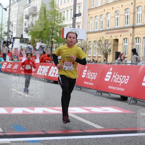 25.04.2026 - Das Zehntel Strokosch-Dieckow http://msf.ph/oto/9622458 25.04.2026 08:52:47 Ziel 1367, 1710, 1769, 2300, 2307, 2451, 2673, 2680, 2746, 2870, 2871, 2873, 2901, 2990, 3167, 3249, 3423, 3512, 3533, 3691, 3707, 3811, 3830, 3969, 4047 meine-sportfotos.de