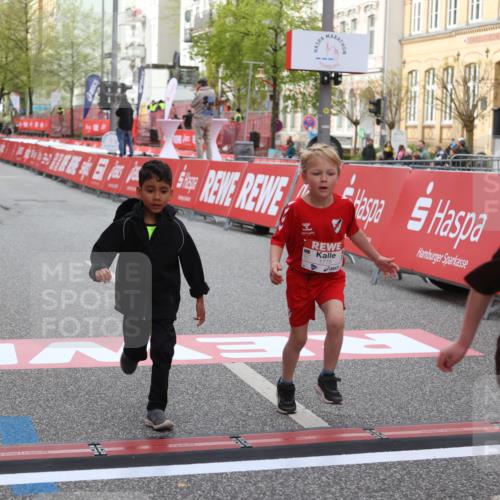25.04.2026 - Das Zehntel Strokosch-Dieckow http://msf.ph/oto/9622533 25.04.2026 09:14:31 Ziel 1775, 1776, 1780, 1810, 3463 meine-sportfotos.de