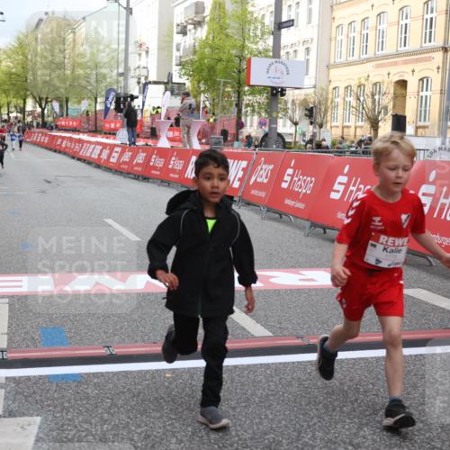 25.04.2026 - Das Zehntel Strokosch-Dieckow http://msf.ph/oto/9622608 25.04.2026 09:14:31 Ziel 1775, 1776, 1780, 1810, 3463 meine-sportfotos.de