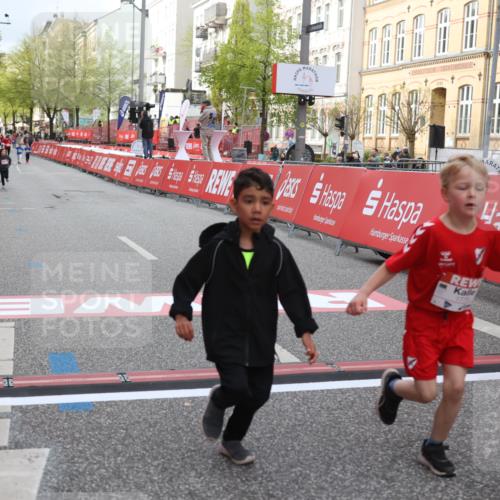 25.04.2026 - Das Zehntel Strokosch-Dieckow http://msf.ph/oto/9622625 25.04.2026 09:14:31 Ziel 1775, 1776, 1780, 1810, 3463 meine-sportfotos.de