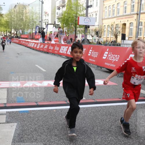 25.04.2026 - Das Zehntel Strokosch-Dieckow http://msf.ph/oto/9622632 25.04.2026 09:14:31 Ziel 1775, 1776, 1780, 1810, 3463 meine-sportfotos.de