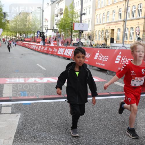 25.04.2026 - Das Zehntel Strokosch-Dieckow http://msf.ph/oto/9622641 25.04.2026 09:14:31 Ziel 1775, 1776, 1780, 1810, 3463 meine-sportfotos.de