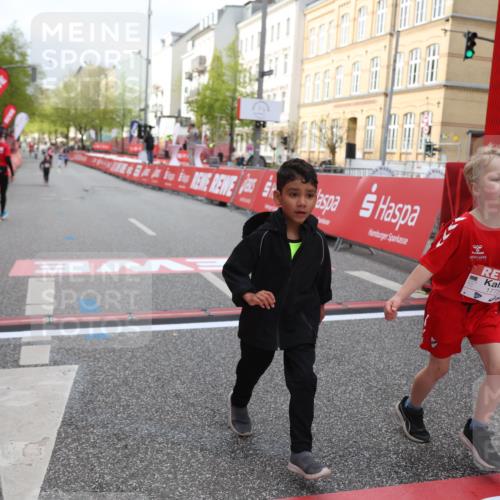 25.04.2026 - Das Zehntel Strokosch-Dieckow http://msf.ph/oto/9622670 25.04.2026 09:14:32 Ziel 1775, 1776, 1780, 1810 meine-sportfotos.de
