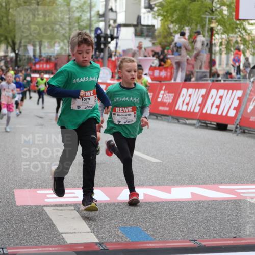 25.04.2026 - Das Zehntel Strokosch-Dieckow http://msf.ph/oto/9622761 25.04.2026 08:56:13 Ziel 1070, 1160, 1304, 1381, 1614, 1657, 1818, 2056, 2398, 2439, 2584, 2650, 2711, 2769, 2793, 3128, 3516, 3814, 3893 meine-sportfotos.de