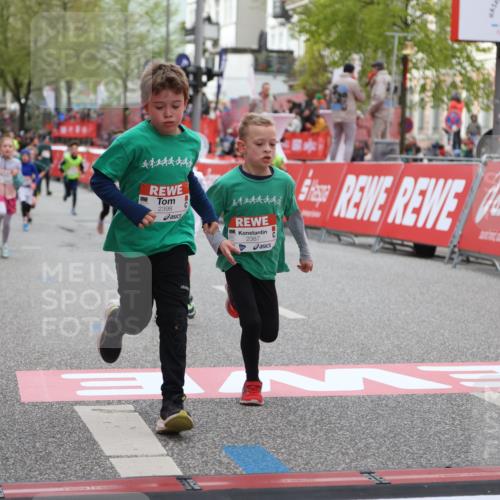 25.04.2026 - Das Zehntel Strokosch-Dieckow http://msf.ph/oto/9622767 25.04.2026 08:56:14 Ziel 1070, 1160, 1304, 1381, 1565, 1614, 1657, 2056, 2398, 2650, 2711, 2769, 2793, 3128, 3516, 3814, 3893 meine-sportfotos.de