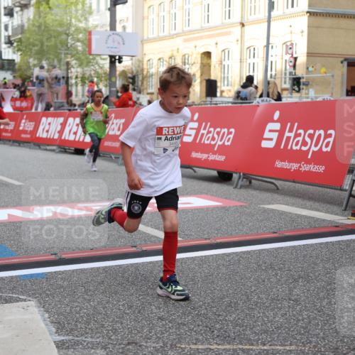 25.04.2026 - Das Zehntel Strokosch-Dieckow http://msf.ph/oto/9622815 25.04.2026 08:56:15 Ziel 1070, 1160, 1304, 1381, 1424, 1565, 1614, 1657, 1975, 2056, 2398, 2711, 2769, 2793, 3105, 3128, 3516, 3814, 3893 meine-sportfotos.de