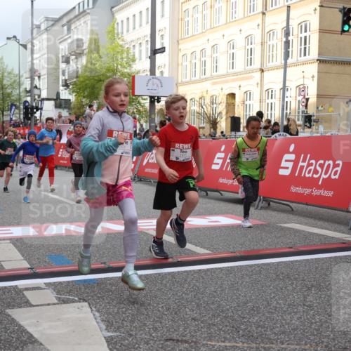 25.04.2026 - Das Zehntel Strokosch-Dieckow http://msf.ph/oto/9622849 25.04.2026 08:56:17 Ziel 1070, 1160, 1304, 1381, 1424, 1565, 1614, 1975, 2037, 2056, 2387, 2398, 2682, 2769, 3105, 3445, 3516, 3757, 3814, 3893, 4006 meine-sportfotos.de