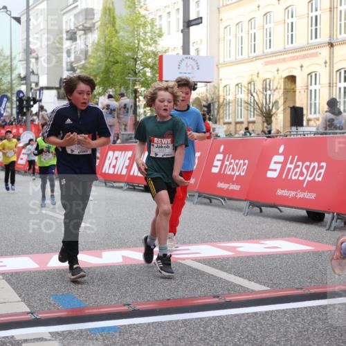 25.04.2026 - Das Zehntel Strokosch-Dieckow http://msf.ph/oto/9622933 25.04.2026 08:56:19 Ziel 1056, 1424, 1565, 1614, 1975, 2037, 2056, 2387, 2398, 2682, 2769, 2928, 3105, 3237, 3445, 3516, 3544, 3757, 3893, 4006 meine-sportfotos.de