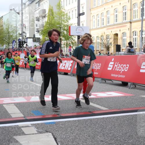 25.04.2026 - Das Zehntel Strokosch-Dieckow http://msf.ph/oto/9622941 25.04.2026 08:56:19 Ziel 1056, 1424, 1565, 1614, 1975, 2037, 2056, 2387, 2398, 2682, 2769, 2928, 3105, 3237, 3445, 3516, 3544, 3757, 3893, 4006 meine-sportfotos.de