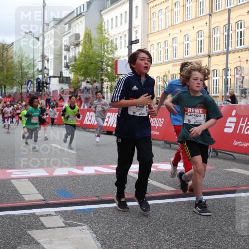 25.04.2026 - Das Zehntel Strokosch-Dieckow http://msf.ph/oto/9622955 25.04.2026 08:56:20 Ziel 1056, 1424, 1565, 1614, 1975, 2037, 2056, 2171, 2384, 2387, 2398, 2682, 2769, 2928, 3105, 3237, 3445, 3544, 3757, 3895, 4006 meine-sportfotos.de