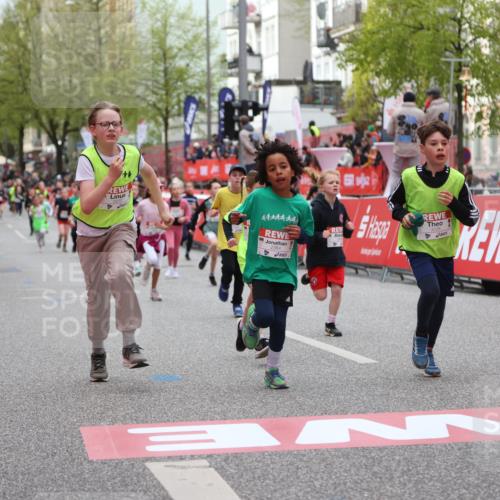25.04.2026 - Das Zehntel Strokosch-Dieckow http://msf.ph/oto/9622965 25.04.2026 08:56:21 Ziel 1056, 1424, 1565, 1614, 1975, 2037, 2171, 2384, 2387, 2682, 2869, 2928, 3105, 3237, 3445, 3544, 3757, 3895, 4006 meine-sportfotos.de