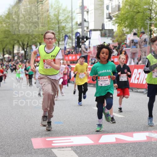 25.04.2026 - Das Zehntel Strokosch-Dieckow http://msf.ph/oto/9622974 25.04.2026 08:56:21 Ziel 1056, 1424, 1565, 1614, 1975, 2037, 2171, 2384, 2387, 2682, 2869, 2928, 3105, 3237, 3445, 3544, 3757, 3895, 4006 meine-sportfotos.de