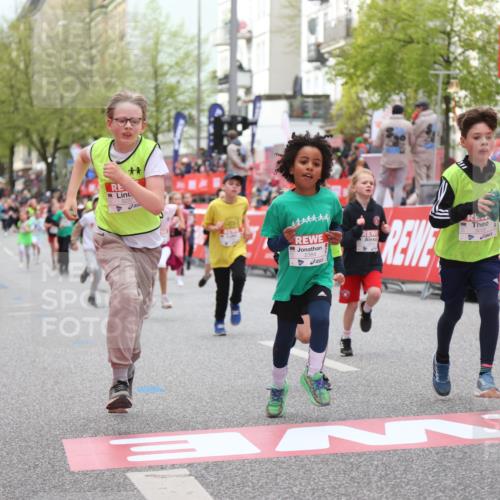 25.04.2026 - Das Zehntel Strokosch-Dieckow http://msf.ph/oto/9622983 25.04.2026 08:56:21 Ziel 1056, 1424, 1565, 1614, 1975, 2037, 2171, 2384, 2387, 2682, 2869, 2928, 3105, 3237, 3445, 3544, 3757, 3895, 4006 meine-sportfotos.de