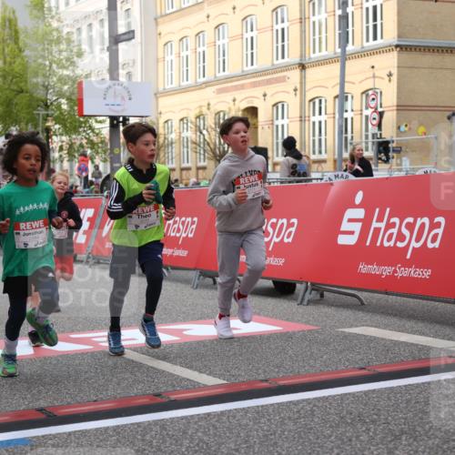 25.04.2026 - Das Zehntel Strokosch-Dieckow http://msf.ph/oto/9623017 25.04.2026 08:56:22 Ziel 1050, 1056, 1424, 1565, 1975, 2037, 2171, 2384, 2387, 2682, 2780, 2869, 2928, 2964, 3105, 3237, 3445, 3544, 3757, 3895, 4006 meine-sportfotos.de