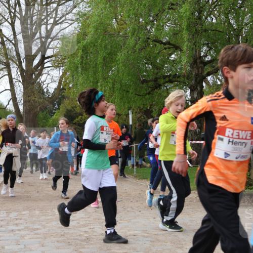 25.04.2026 - Das Zehntel Zöllner http://msf.ph/oto/9623088 25.04.2026 07:41:51 Laufen 3932, 2515 meine-sportfotos.de