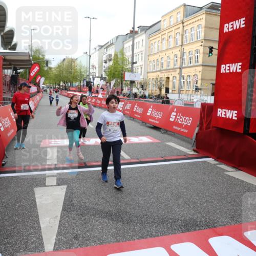 25.04.2026 - Das Zehntel Strokosch-Dieckow http://msf.ph/oto/9623097 25.04.2026 09:15:01 Ziel 1112, 1120, 2092, 2107, 4073 meine-sportfotos.de