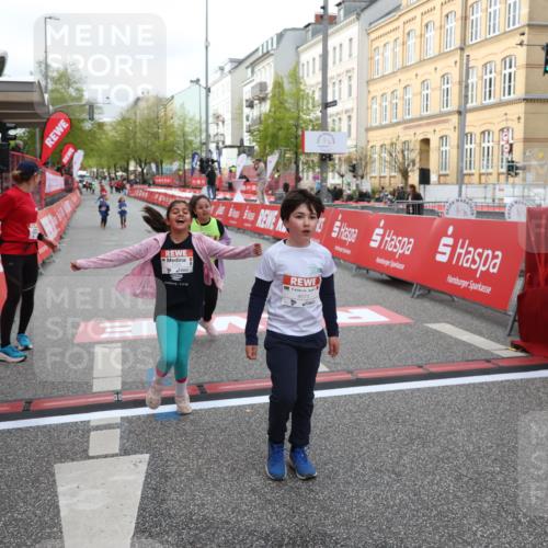 25.04.2026 - Das Zehntel Strokosch-Dieckow http://msf.ph/oto/9623114 25.04.2026 09:15:01 Ziel 1112, 1120, 2092, 2107, 4073 meine-sportfotos.de