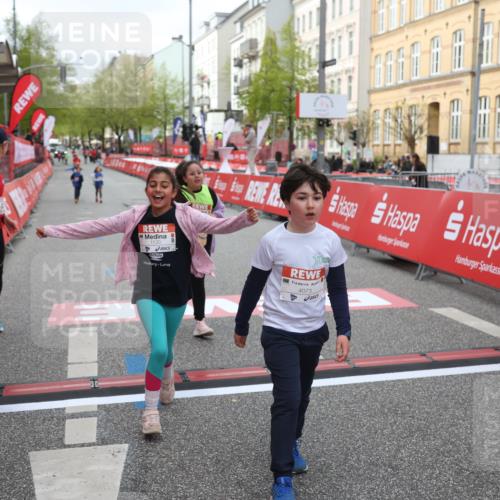 25.04.2026 - Das Zehntel Strokosch-Dieckow http://msf.ph/oto/9623131 25.04.2026 09:15:01 Ziel 1112, 1120, 2092, 2107, 4073 meine-sportfotos.de