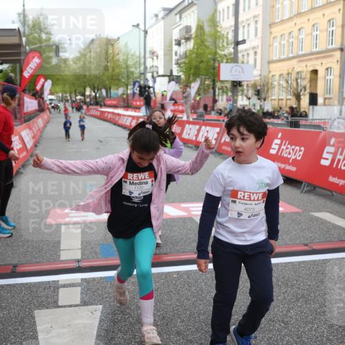 25.04.2026 - Das Zehntel Strokosch-Dieckow http://msf.ph/oto/9623166 25.04.2026 09:15:01 Ziel 1112, 1120, 2092, 2107, 4073 meine-sportfotos.de