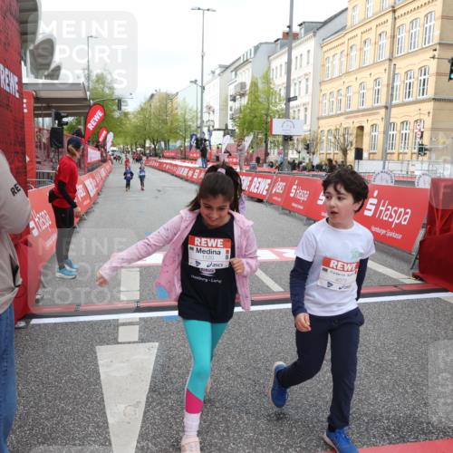 25.04.2026 - Das Zehntel Strokosch-Dieckow http://msf.ph/oto/9623203 25.04.2026 09:15:02 Ziel 1112, 1120, 2092, 2107, 4073 meine-sportfotos.de