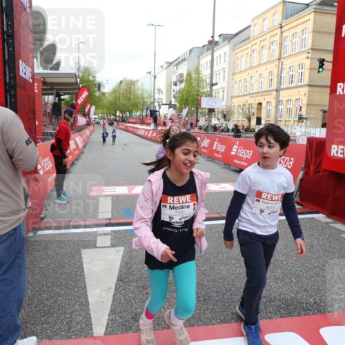 25.04.2026 - Das Zehntel Strokosch-Dieckow http://msf.ph/oto/9623218 25.04.2026 09:15:02 Ziel 1112, 1120, 2092, 2107, 4073 meine-sportfotos.de