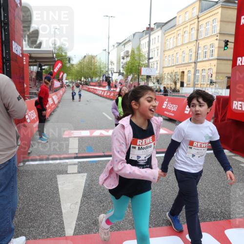 25.04.2026 - Das Zehntel Strokosch-Dieckow http://msf.ph/oto/9623237 25.04.2026 09:15:02 Ziel 1112, 1120, 2092, 2107, 4073 meine-sportfotos.de