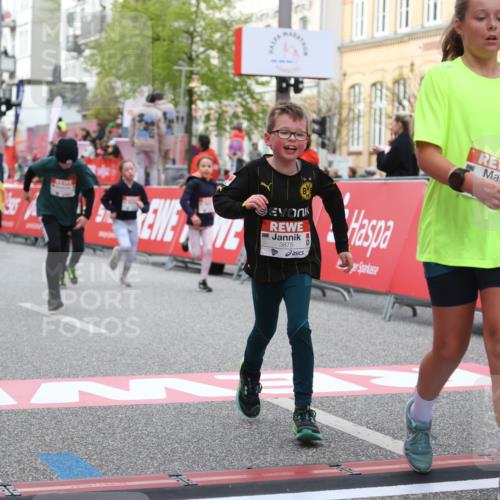 25.04.2026 - Das Zehntel Strokosch-Dieckow http://msf.ph/oto/9623311 25.04.2026 08:56:34 Ziel 1008, 1388, 1875, 1898, 2071, 2196, 2207, 2319, 2494, 2527, 2686, 3080, 3101, 3234, 3275, 3354, 3360, 3875, 4035 meine-sportfotos.de